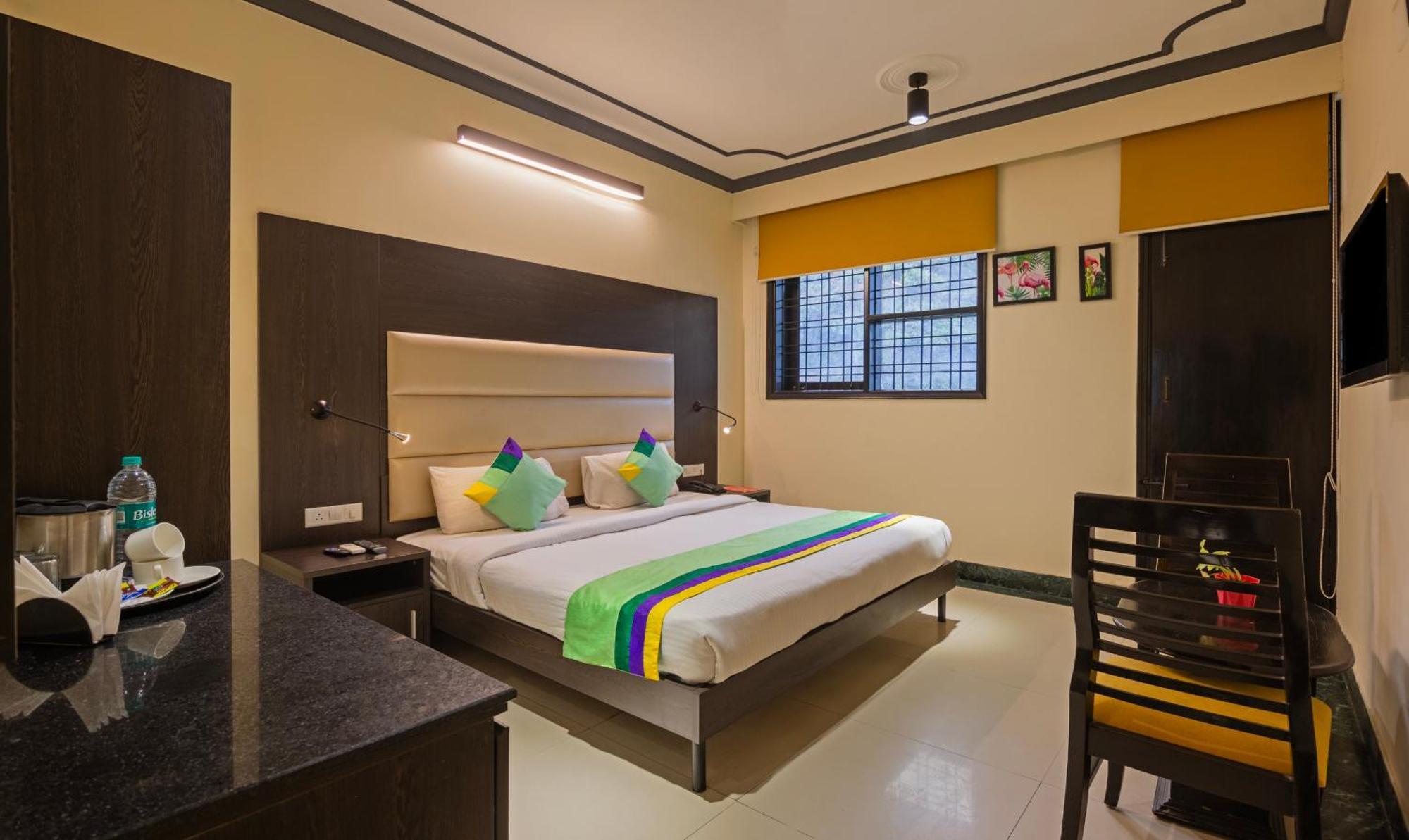 Super Townhouse Sushant Lok Phase 1 Formerly Hotel Neven Gurgaon Exterior foto