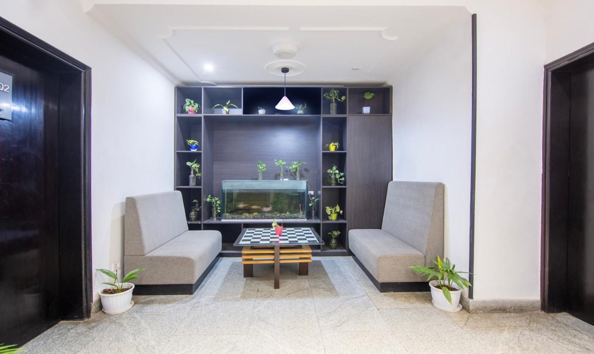 Super Townhouse Sushant Lok Phase 1 Formerly Hotel Neven Gurgaon Exterior foto