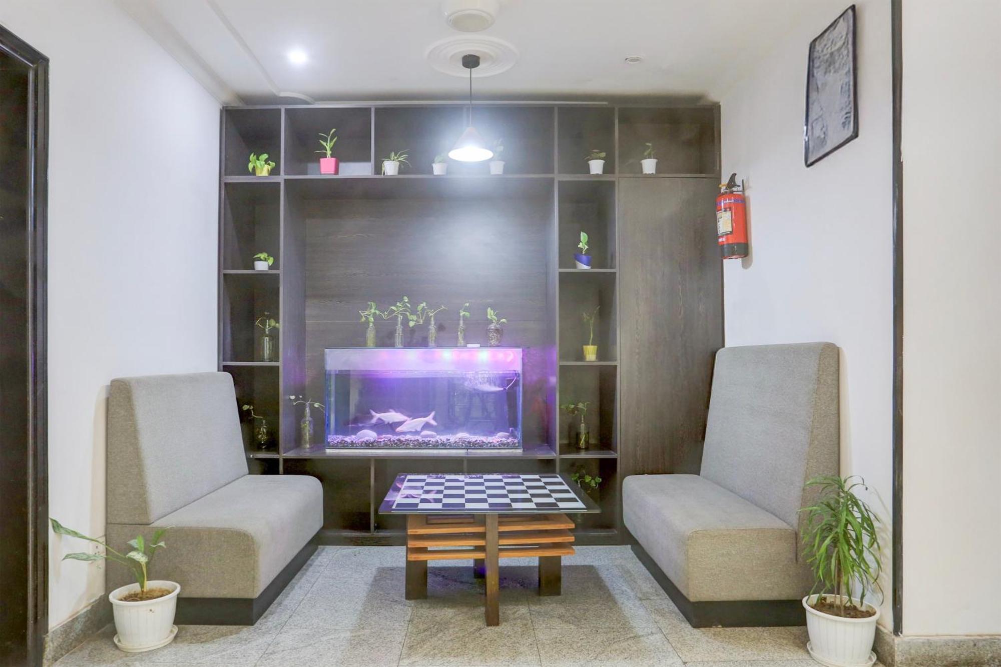 Super Townhouse Sushant Lok Phase 1 Formerly Hotel Neven Gurgaon Exterior foto