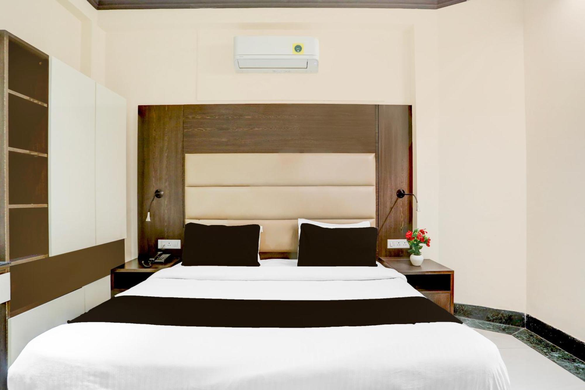 Super Townhouse Sushant Lok Phase 1 Formerly Hotel Neven Gurgaon Exterior foto