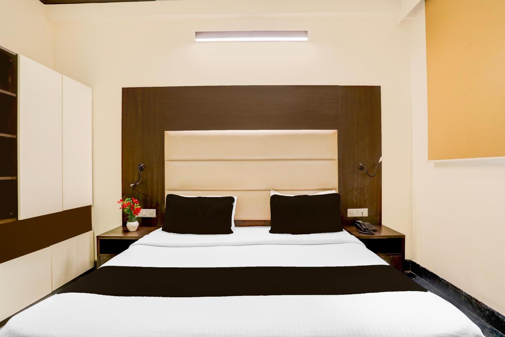 Super Townhouse Sushant Lok Phase 1 Formerly Hotel Neven Gurgaon Exterior foto