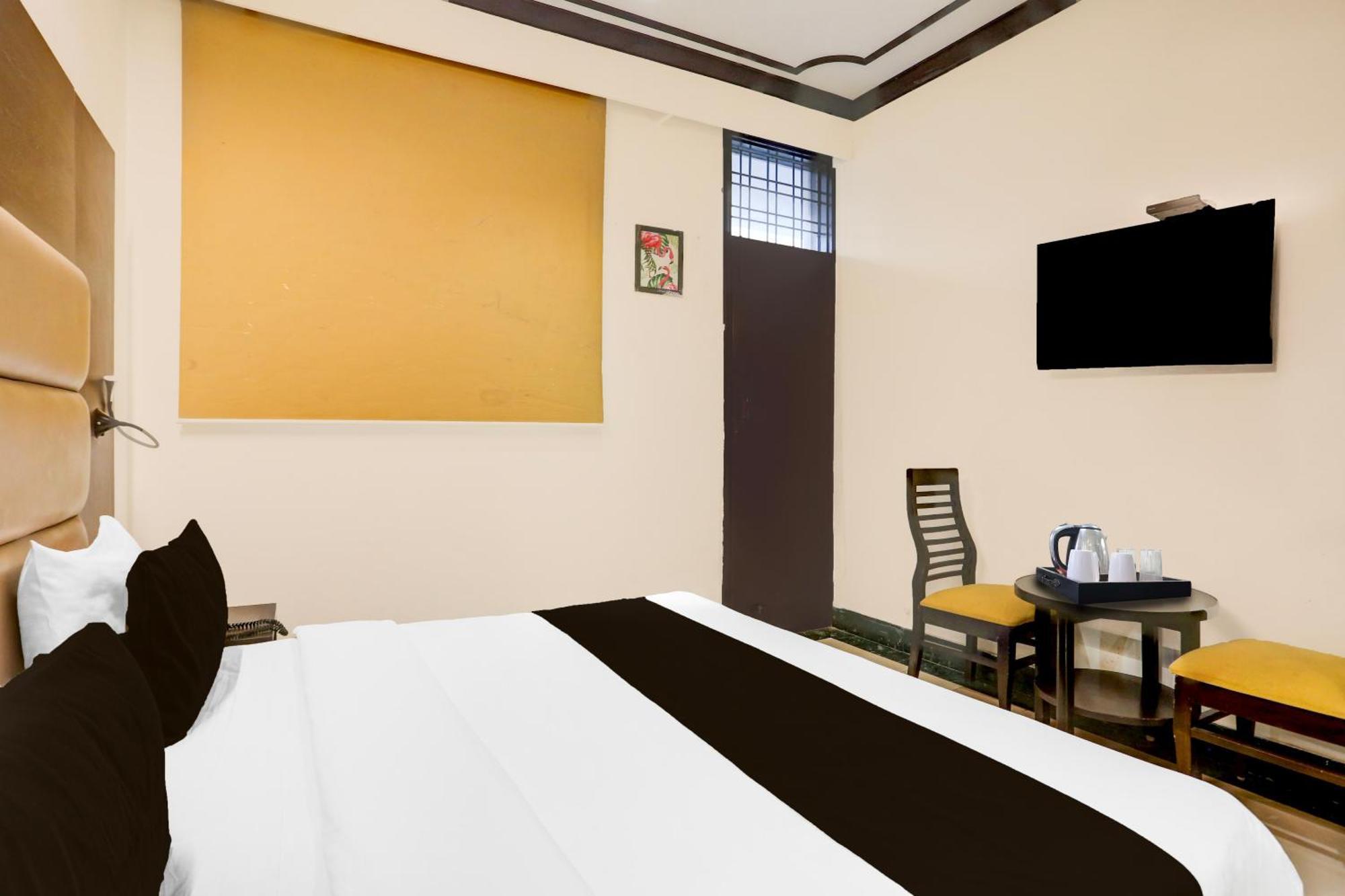 Super Townhouse Sushant Lok Phase 1 Formerly Hotel Neven Gurgaon Exterior foto